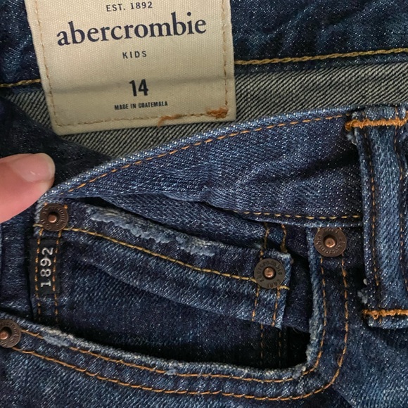 Abercrombie boy’s jeans, barely worn - Picture 6 of 6